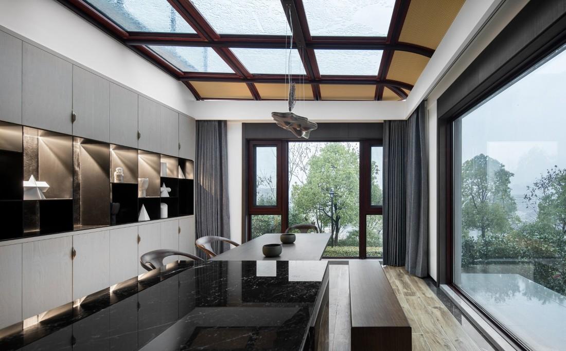 异形屋顶下的现代生活空间-1