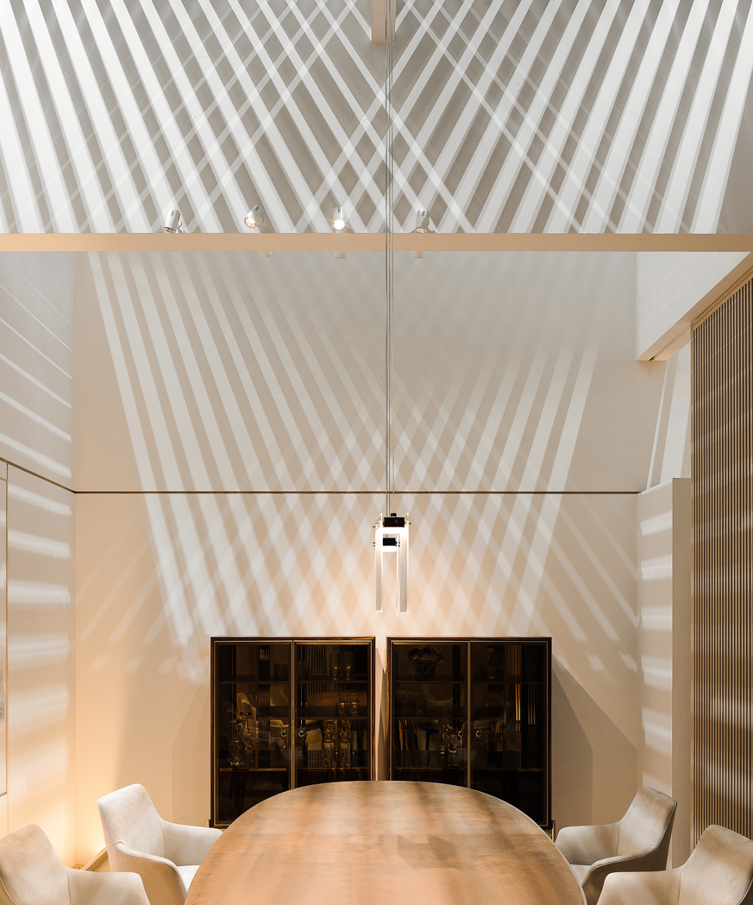 新作 · 赵睿 × 山石里予｜松弛的午后丨中国广州丨V2 纬图,OOD-167