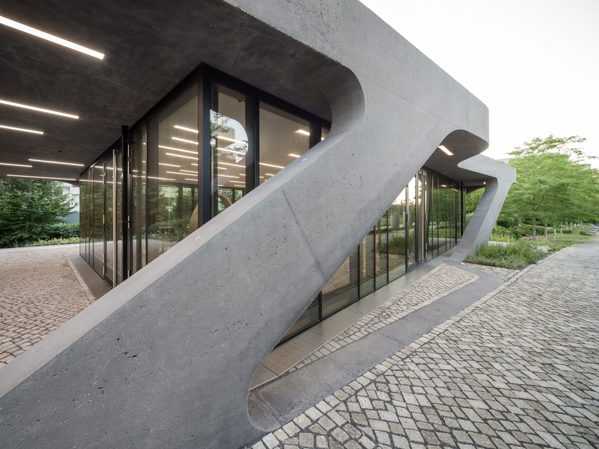 FOM大学校园丨德国杜塞尔多夫丨J.MAYER.H-19