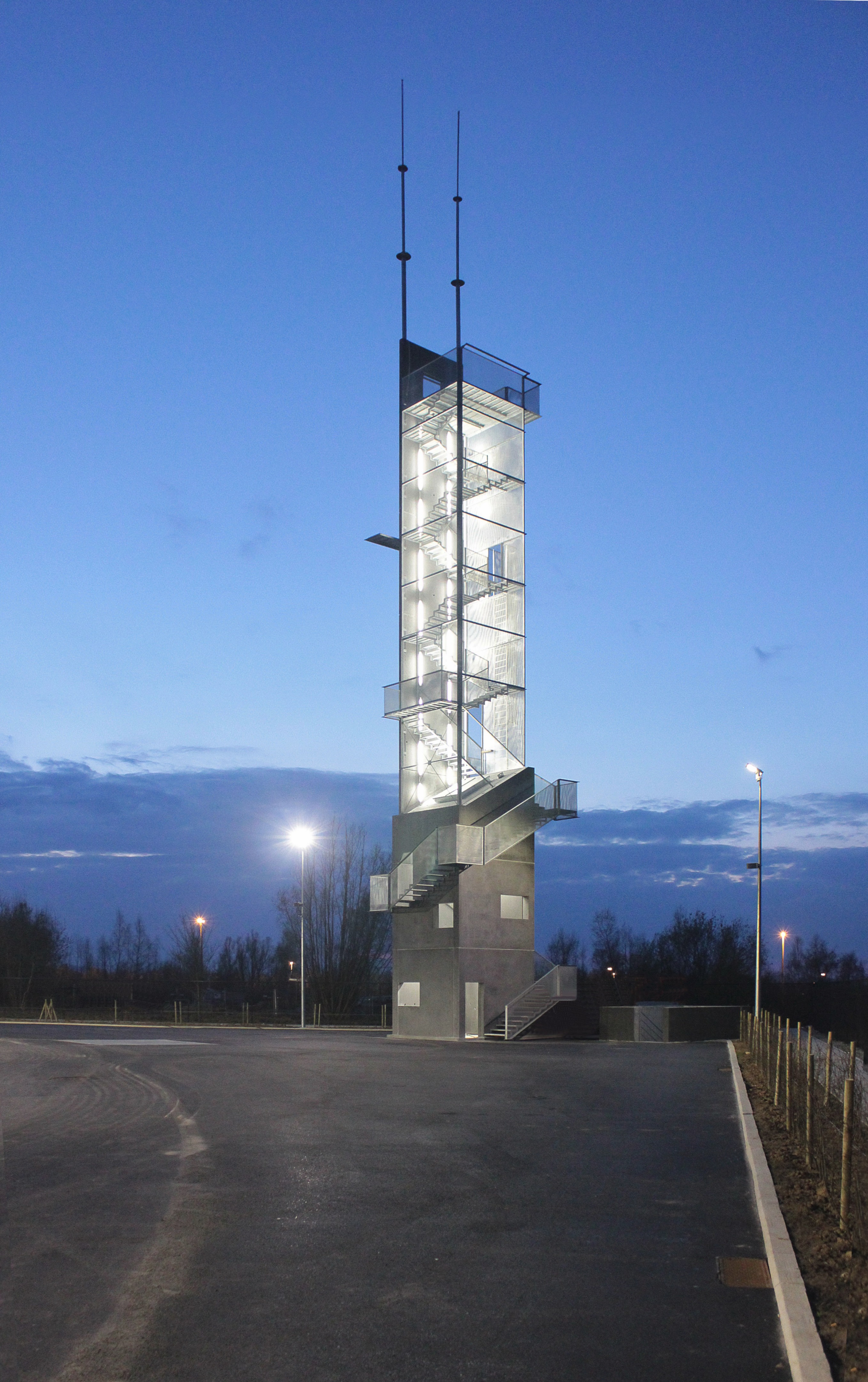 简约功能,环保节能的消防站设计-37