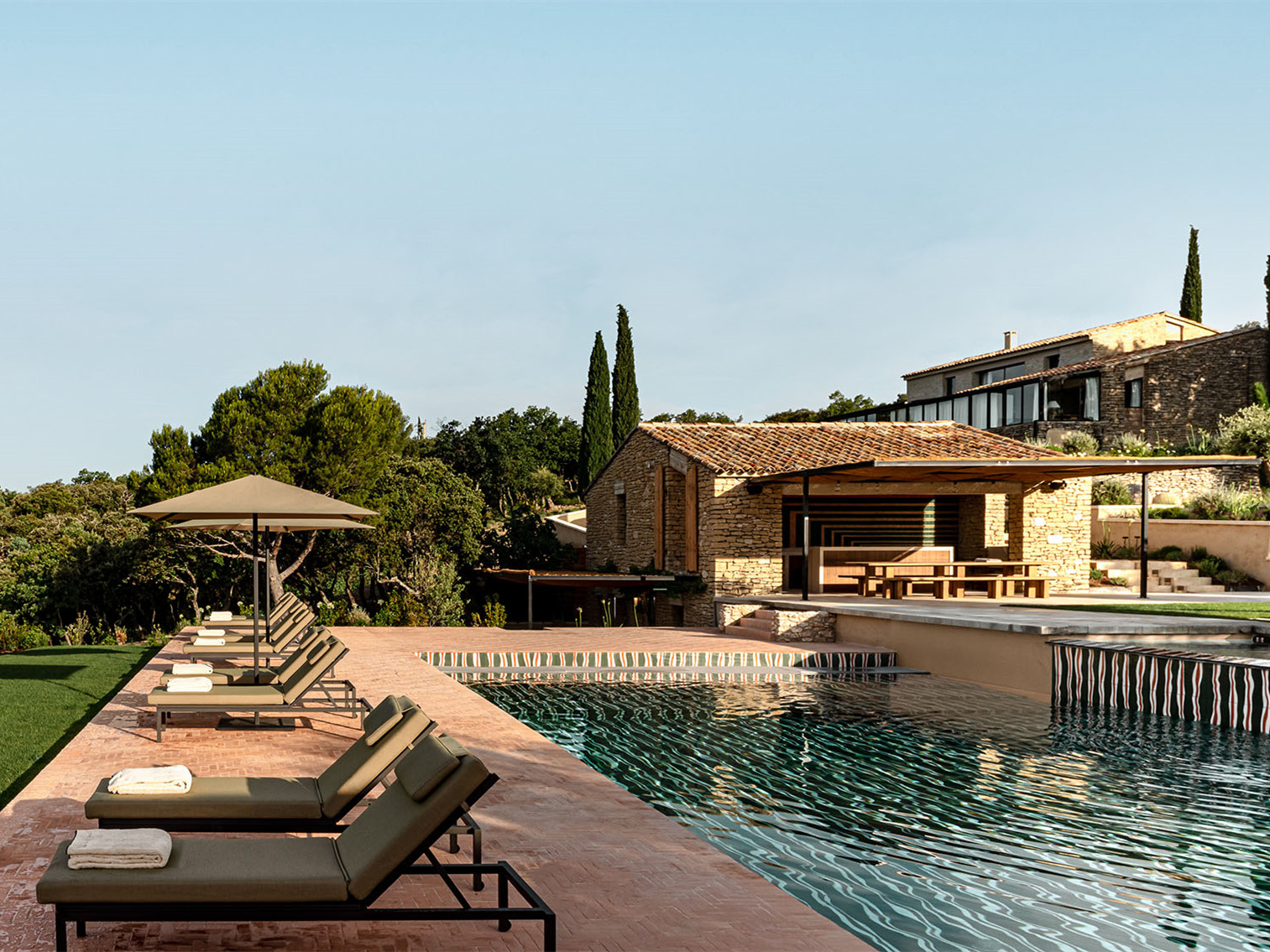 法国 Les Hauts de Gordes 酒店丨Joséphine Fossey Office-3