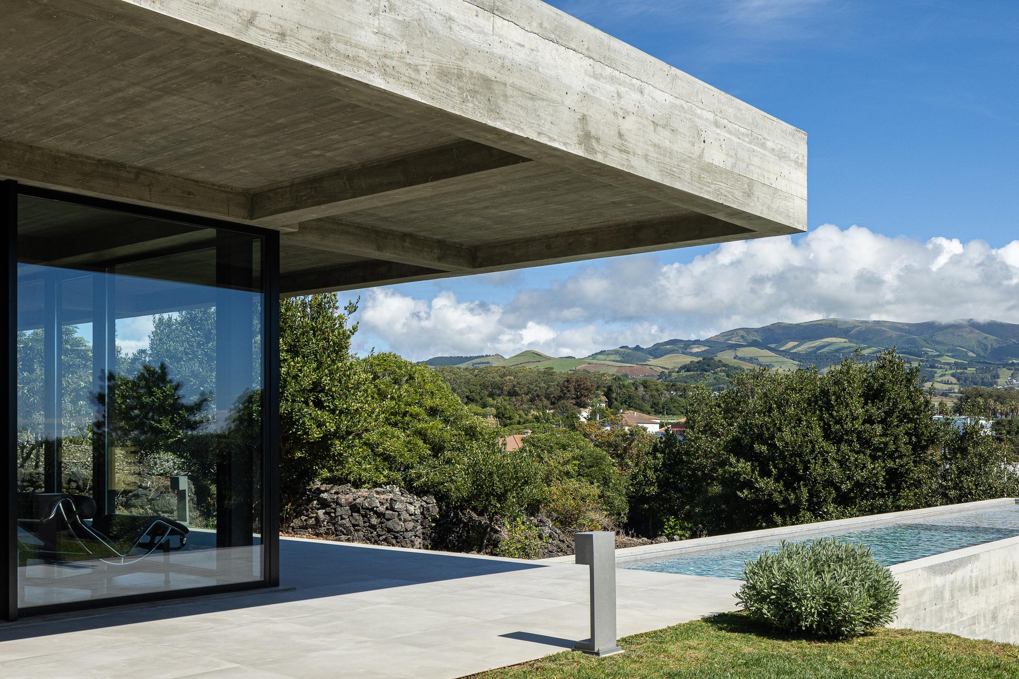 众议院CR(注:CR可能有多种含义,常见的有Continuing Resolution 即持续决议案,但由于缺乏具体语境,无法准确判定CR的意思这里按照信息提供流程,先给出此翻译,若CR有更准确的对应意思,可结合准确语境再次询问) 丨葡萄牙丨SO Arquitetura & Design-29