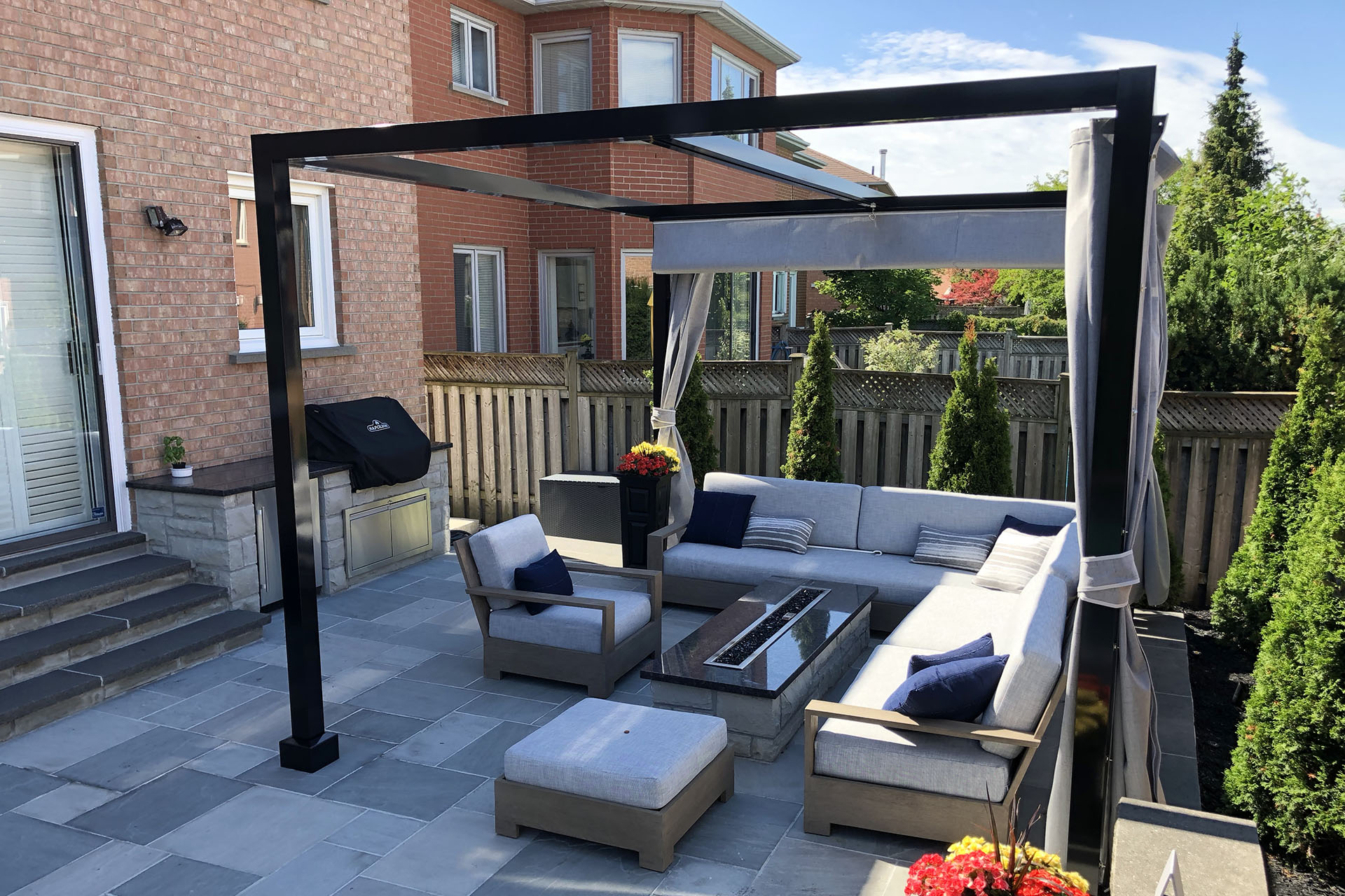 Retractable Shade Structure, Vaughan | ShadeFX-11