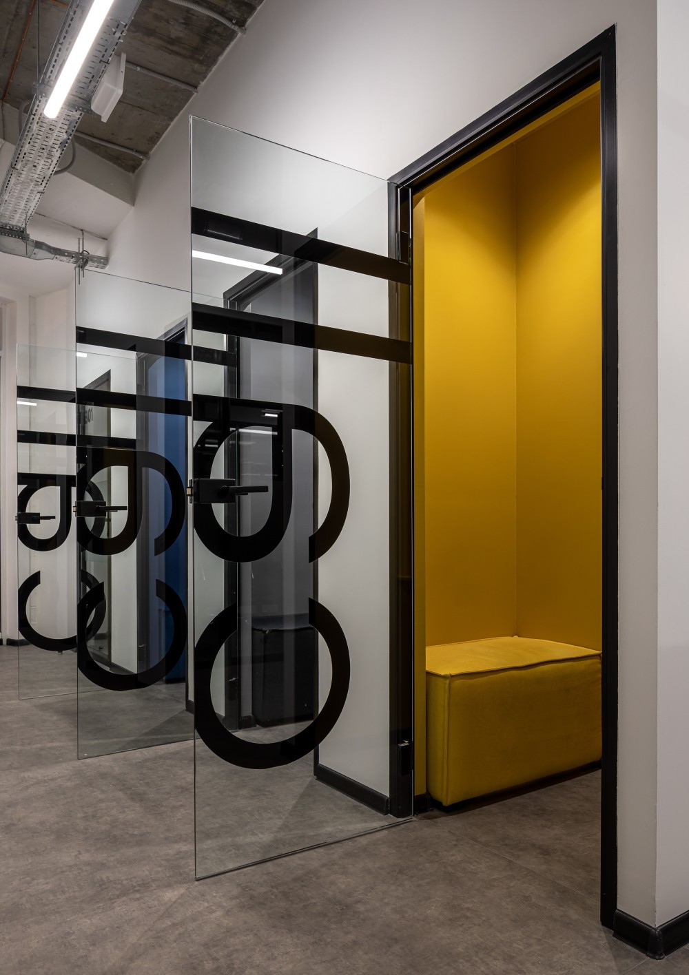 BeeWorking Holosiiv 乌克兰基辅共享办公空间设计丨BeeWorking 内部设计团队-39