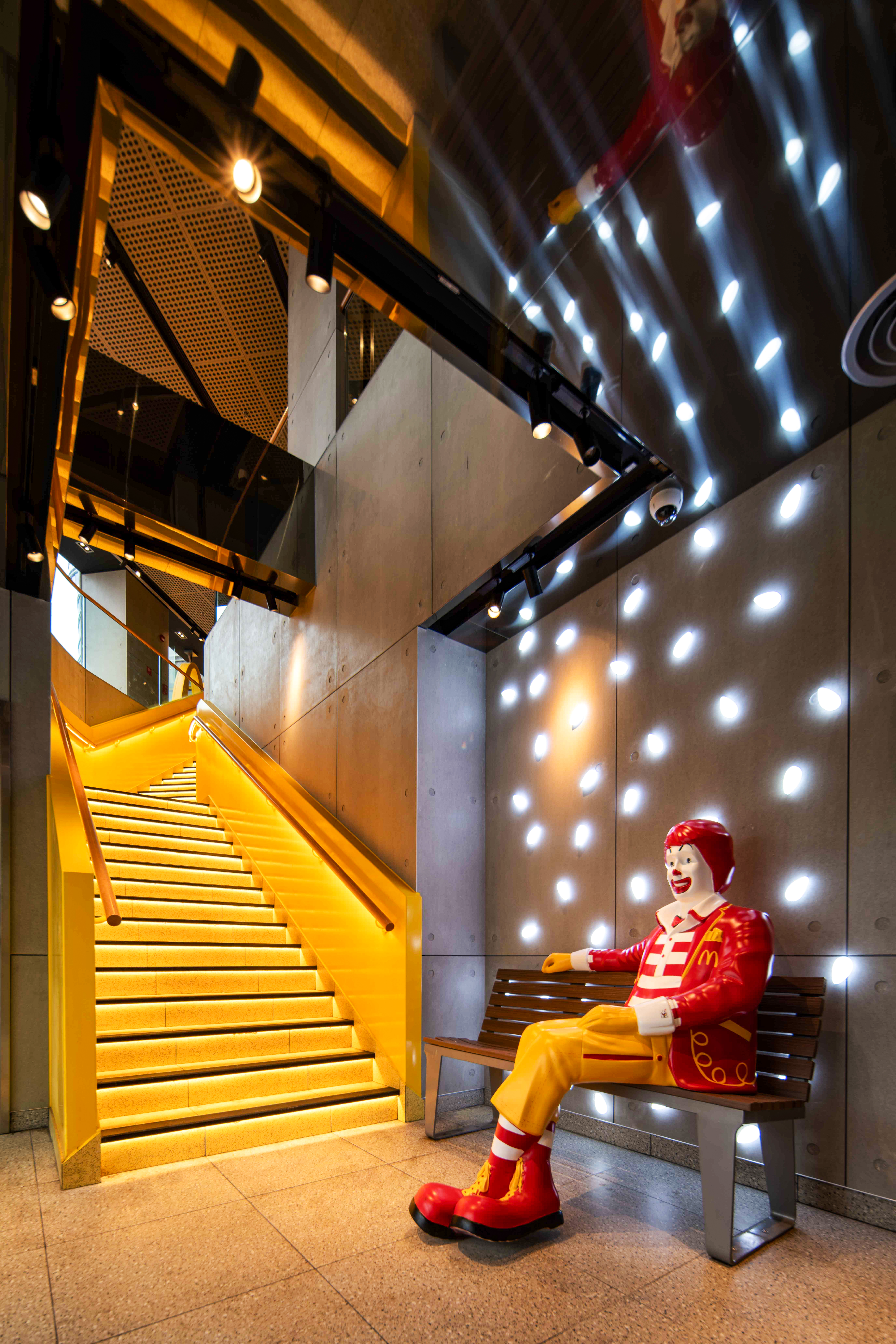 麦当劳广州（海印缤缤广场店）丨中国广州-5