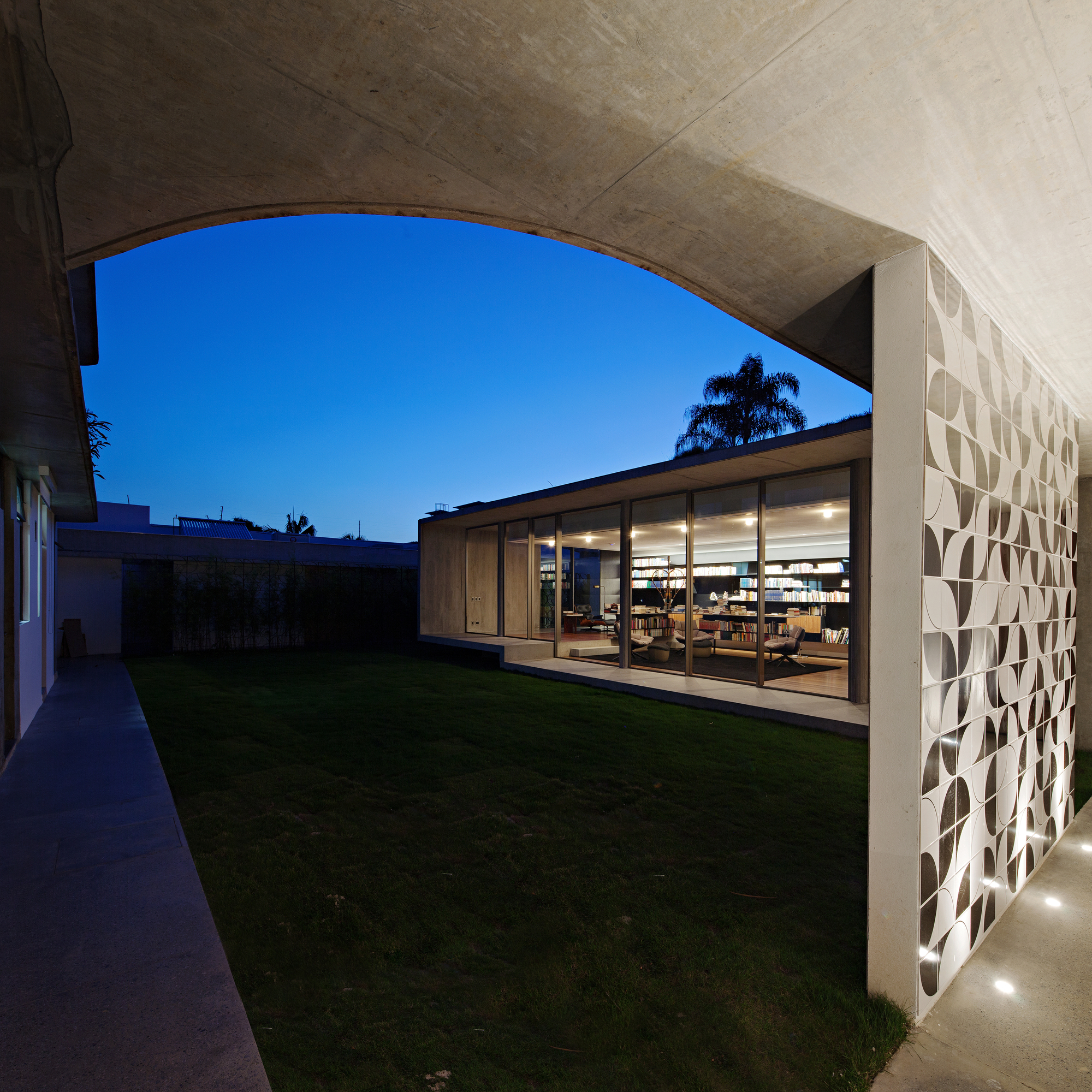 巴西圣保罗 Capobianco 别墅图书馆设计-15