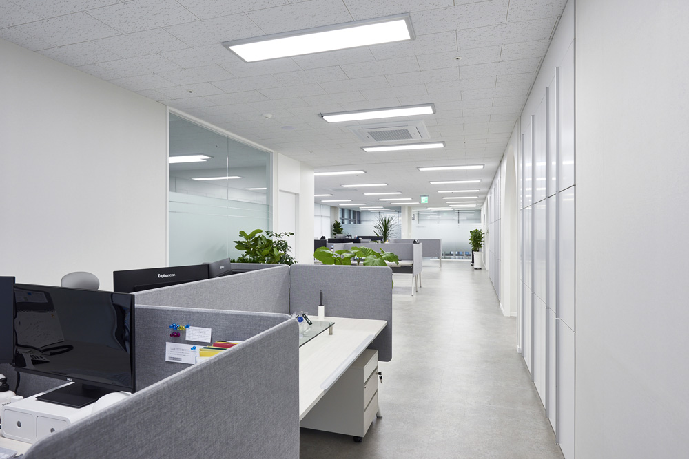 130 平知识产业中心极简白诠释空间美学-29