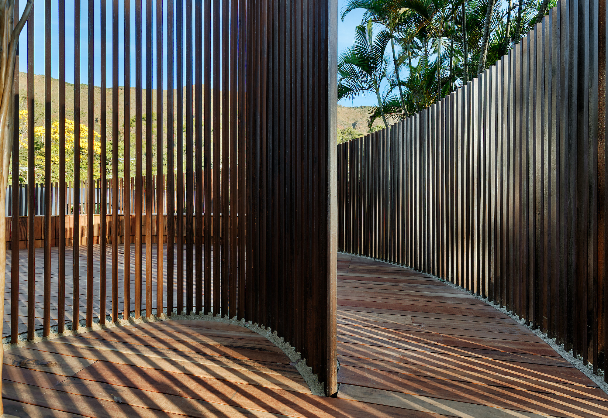 巴西青年建筑师打造“OCA”冥想空间,致敬自然与本土文化-16