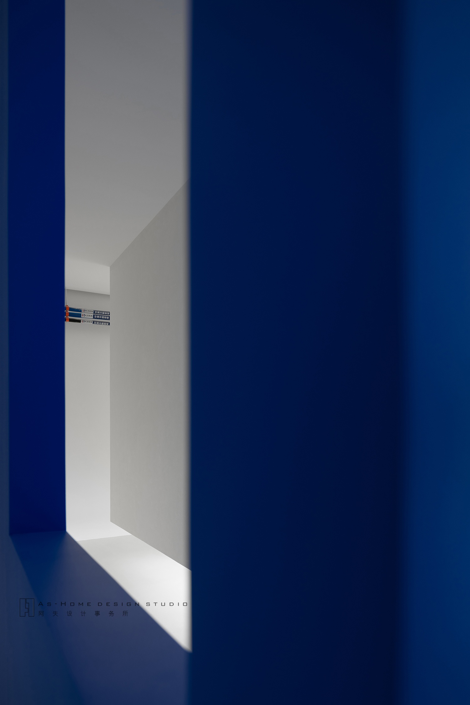 悬浮的涂料展厅-44