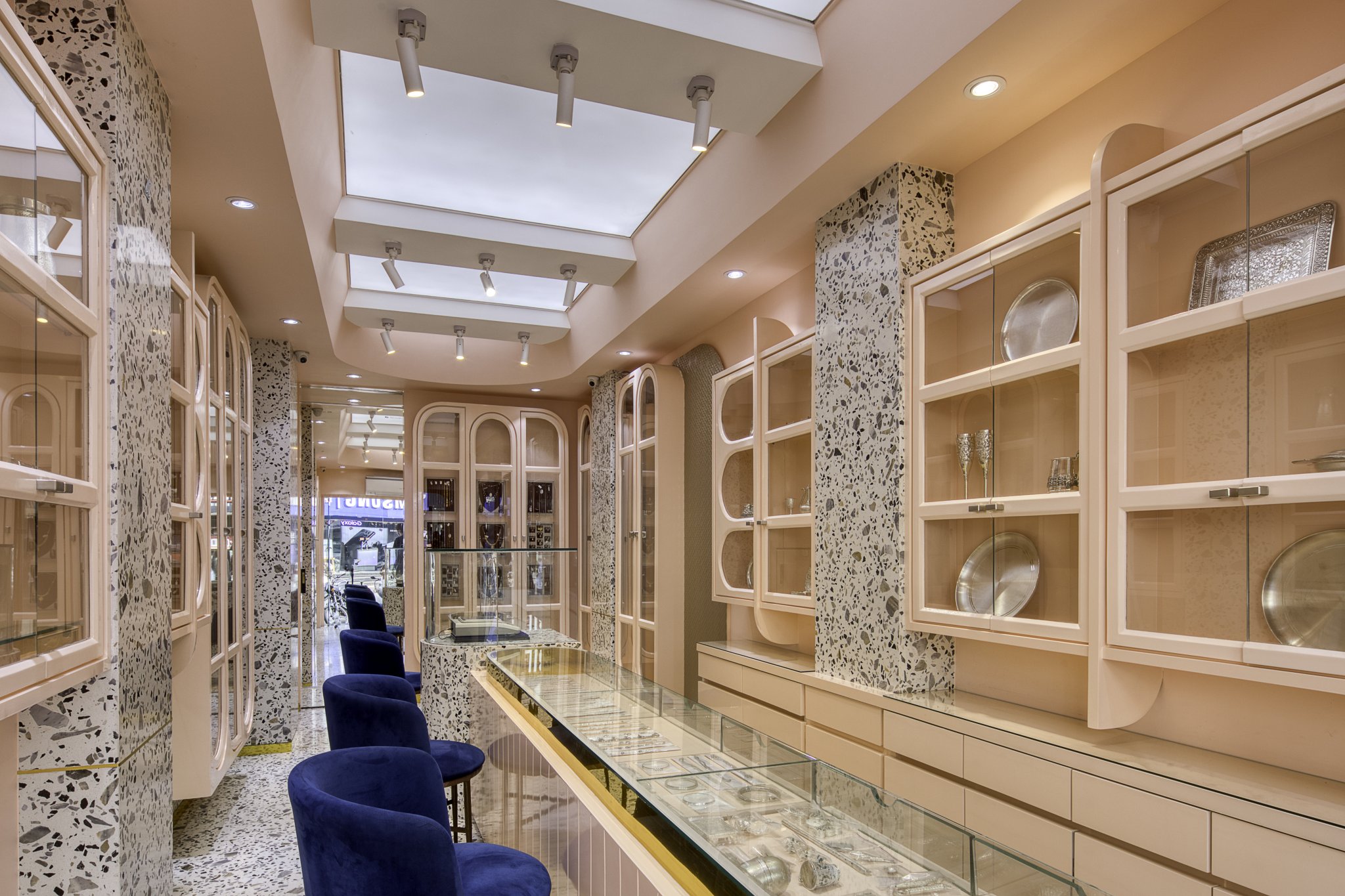 粉色曲线丨Dinkle Sonegara,Surbhi Bansal-12