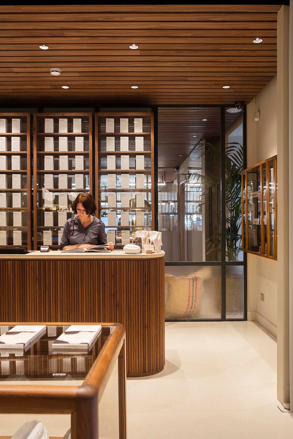 赫罗纳 Roca 兄弟精品酒店Casa Cacao / Sandra Tarruela Interioristas-6