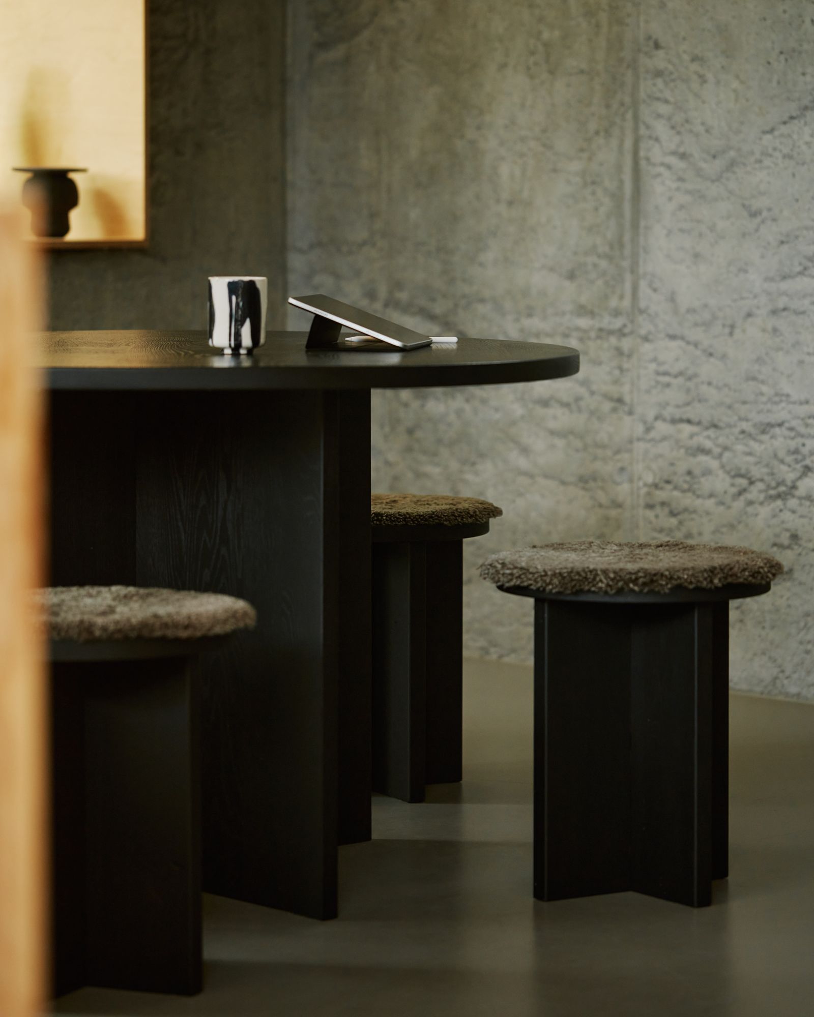 慕尼黑郊区带楚格峰景观的混凝土住宅丨德国慕尼黑-14