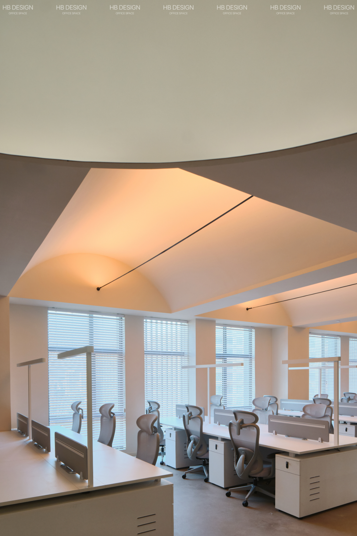 Hb禾本 | CHIC VEN | 办公室里的秀场-14