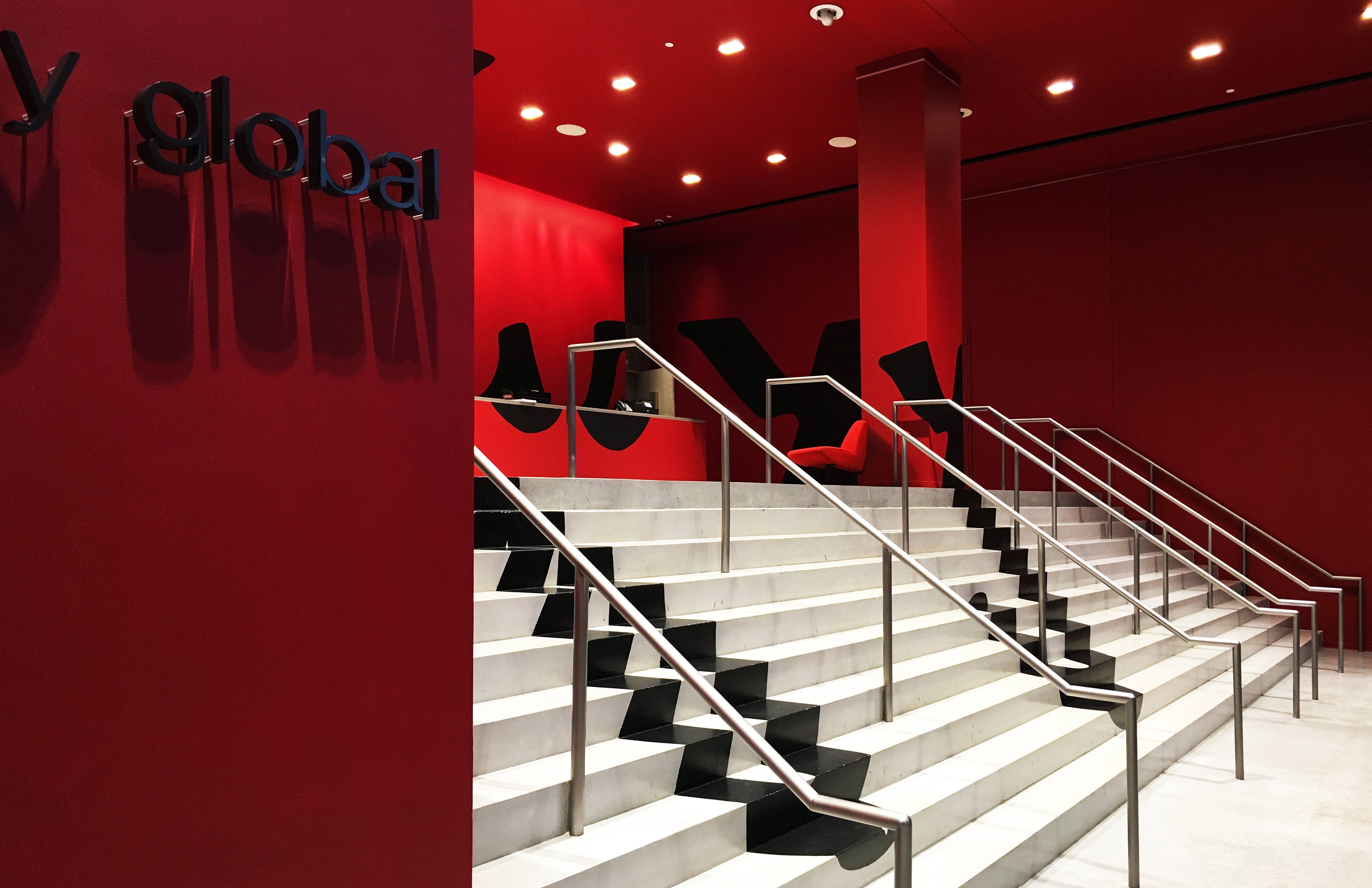 "OGILVY 大厅 | Antonio Matres 双色空间的魅力"-10