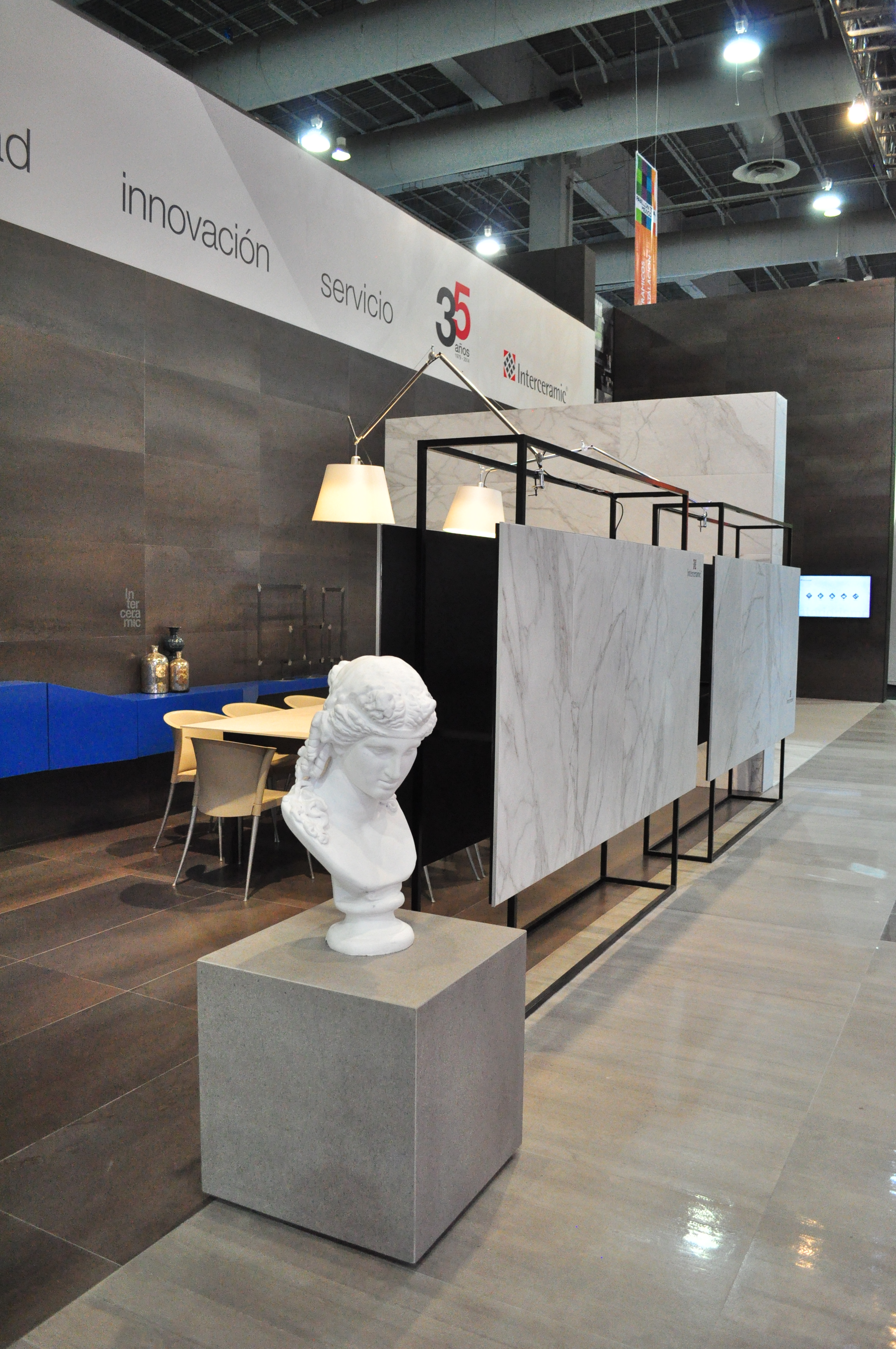 2014 年 Expo Cihac 展位设计——Interceramic Design 的商用展示空间-24