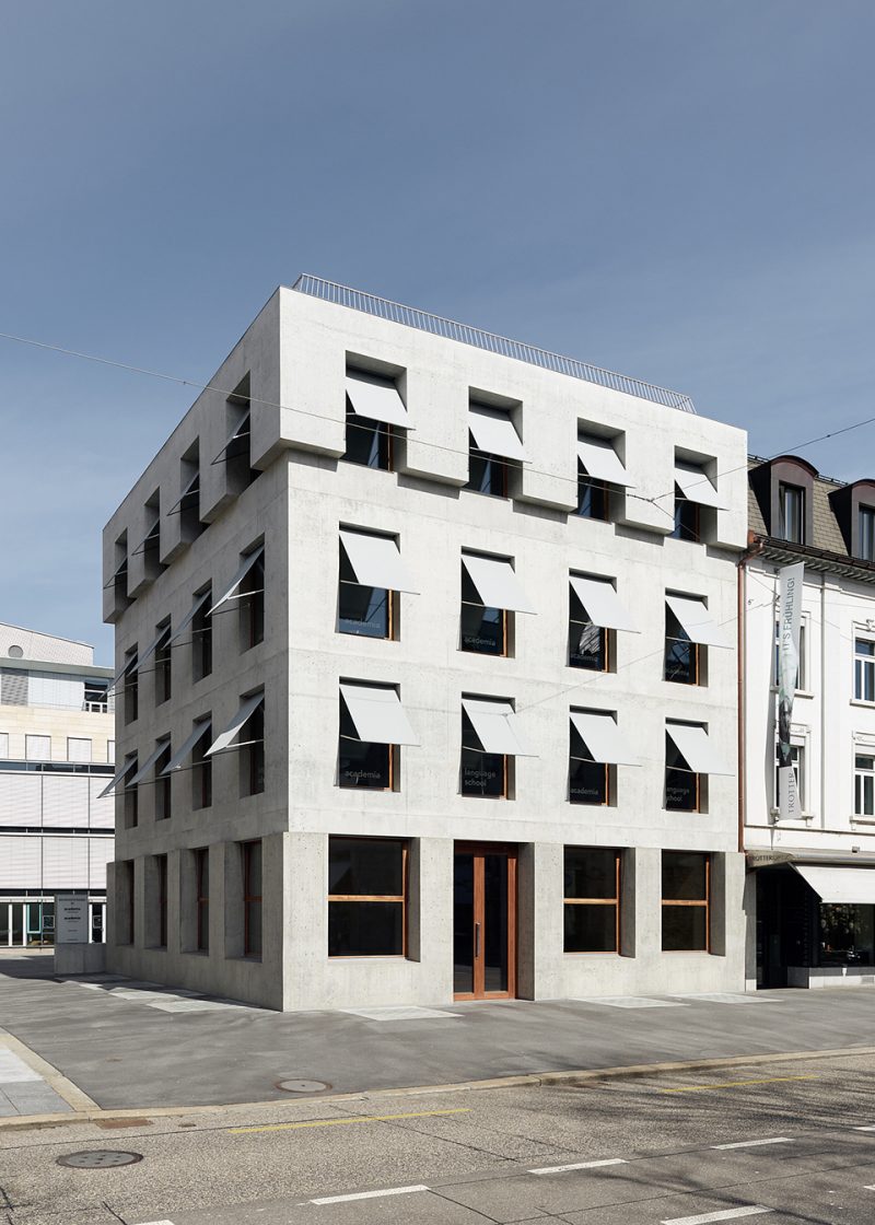 瑞士班霍夫大街公寓扩建,历史建筑重生现代风-9