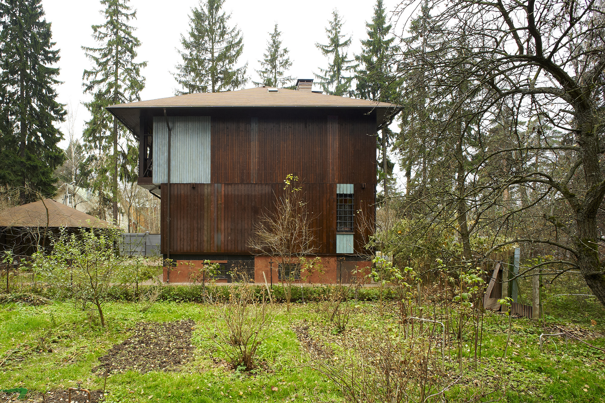 马蒙托夫卡的乡间新居,传统与现代的完美融合-0
