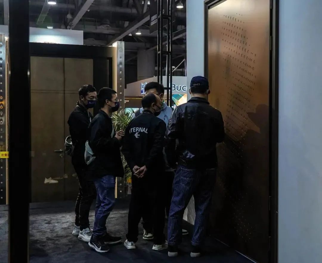 ETERNAL 展厅 · 光影交错的潮酷设计丨中国广州丨此外设计-59