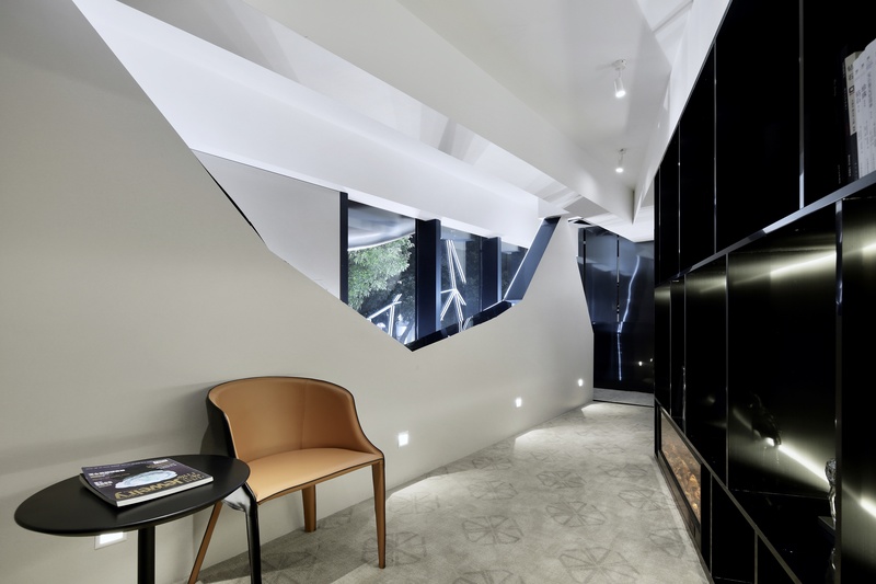 核心商圈“钻石礼盒”珠宝店-11