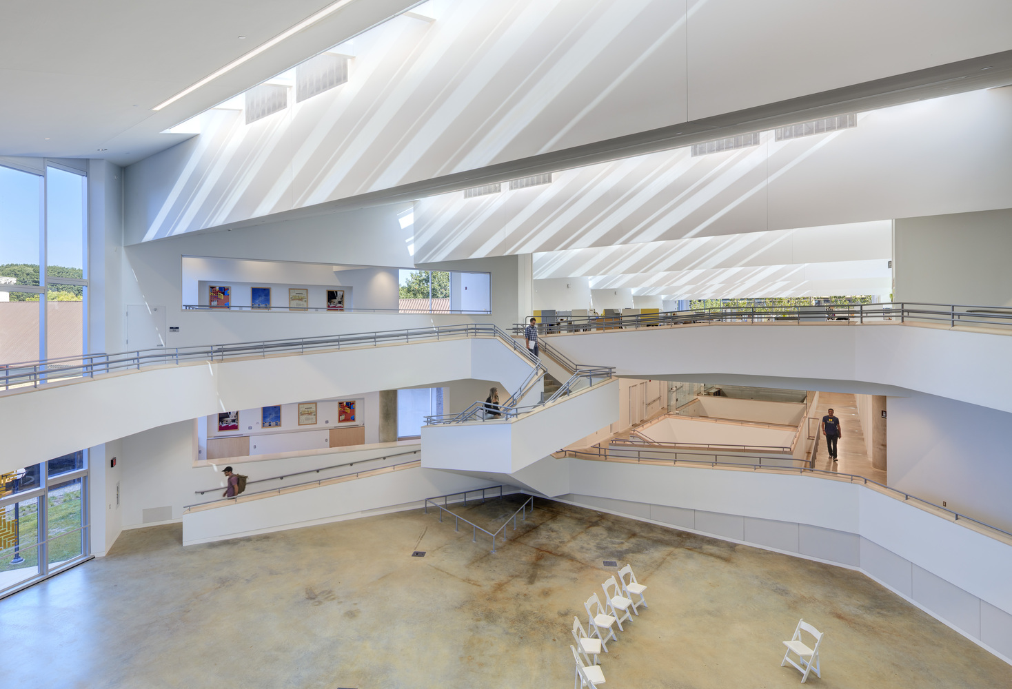 博尼斯蒂尔大道上的线性中心 · 阿尔弗雷德·陶布曼翼-27