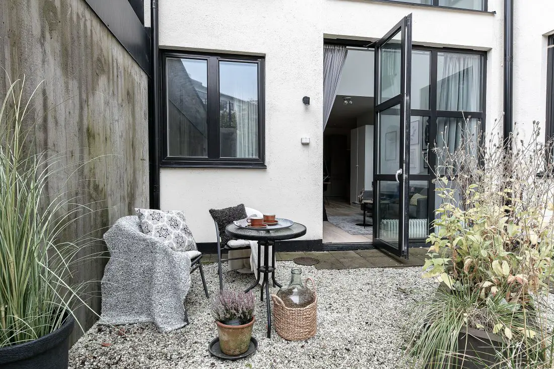 42 平米瑞典小公寓，6.6 米层高打造豪华酒店风-10