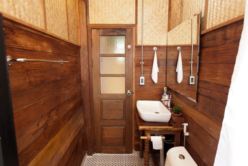 泰国传统高脚木屋翻新及装饰项目-47