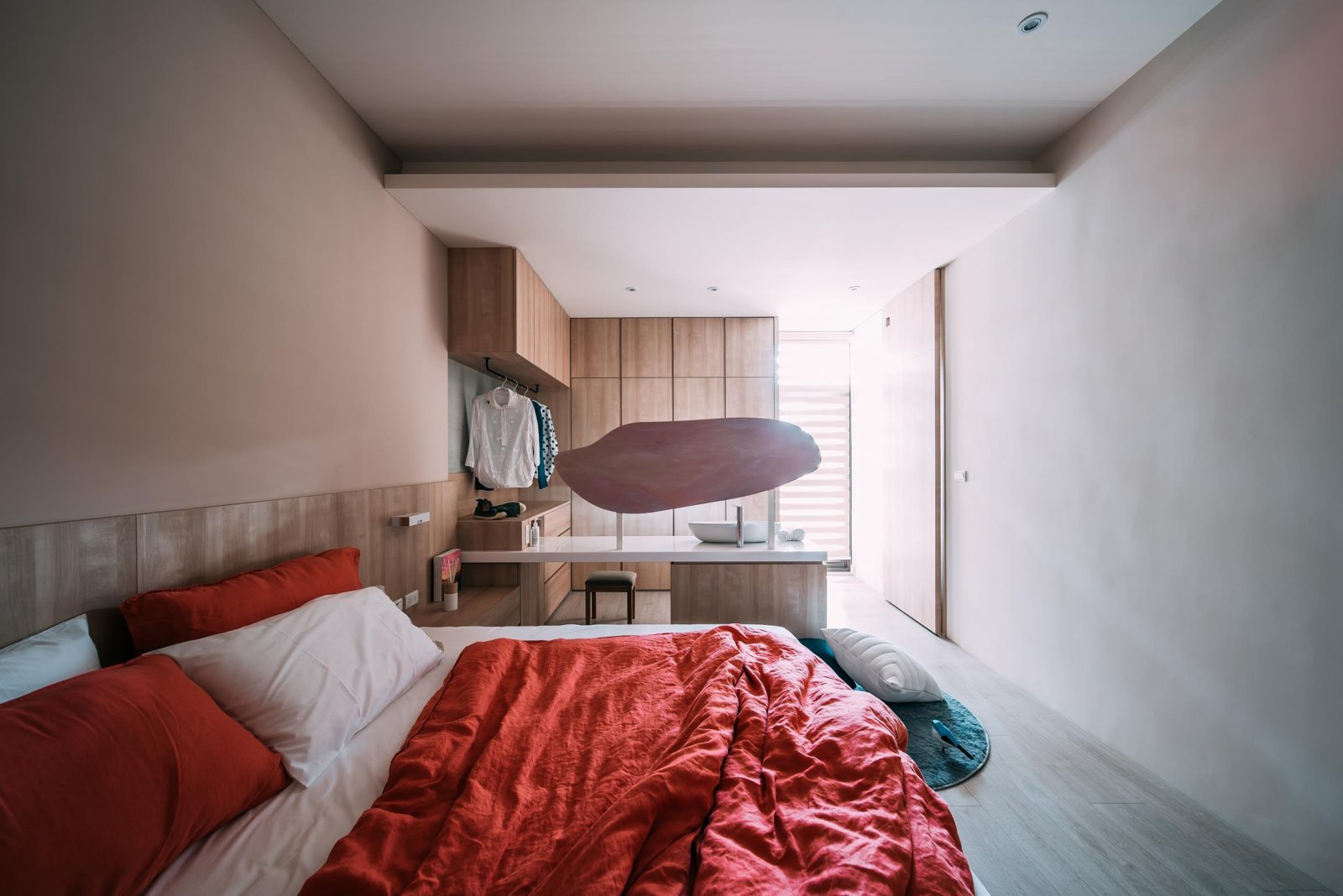 绿意盎然的家 | DIY 植物、纸飞机天花板、中岛厨房-28