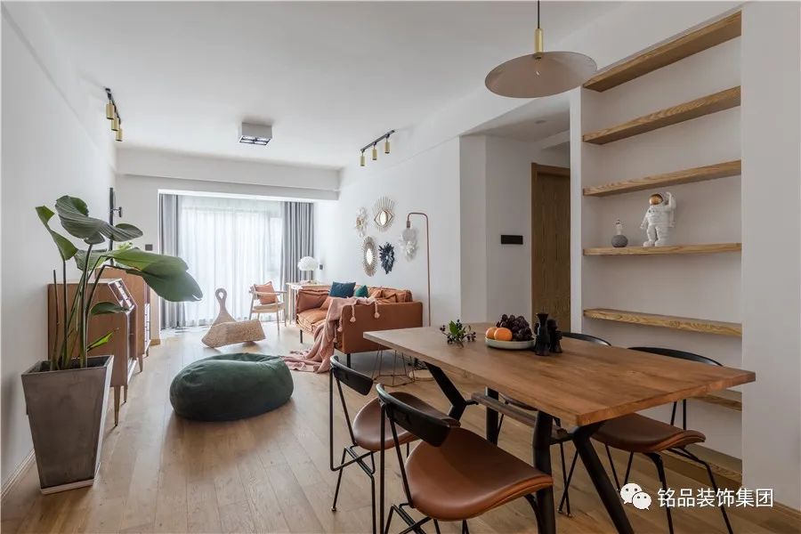 85㎡北欧风旧房改造,原木与乳胶漆的完美融合-25