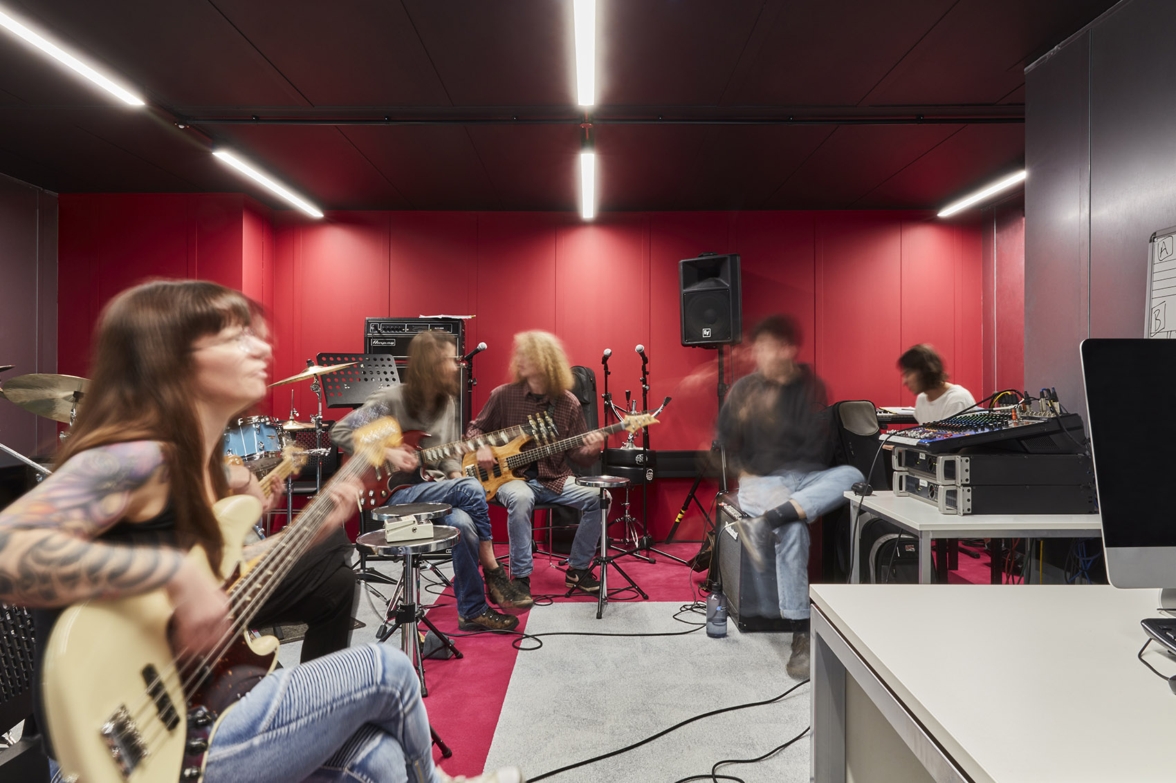 英国 The Music Bo· 当代媒体学院大楼丨SPPARC Studio-80