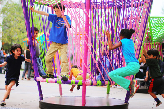 'Los Trompos'临时装置-39