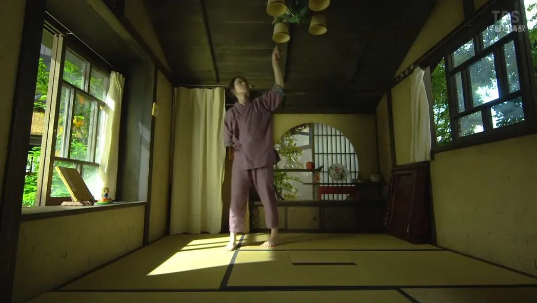 《钱断情始》里的日式 Shabby-chic 家居美学-117