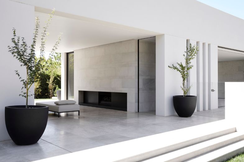 极简线条与白色空间的完美融合 | 五款经典现代住宅设计-58