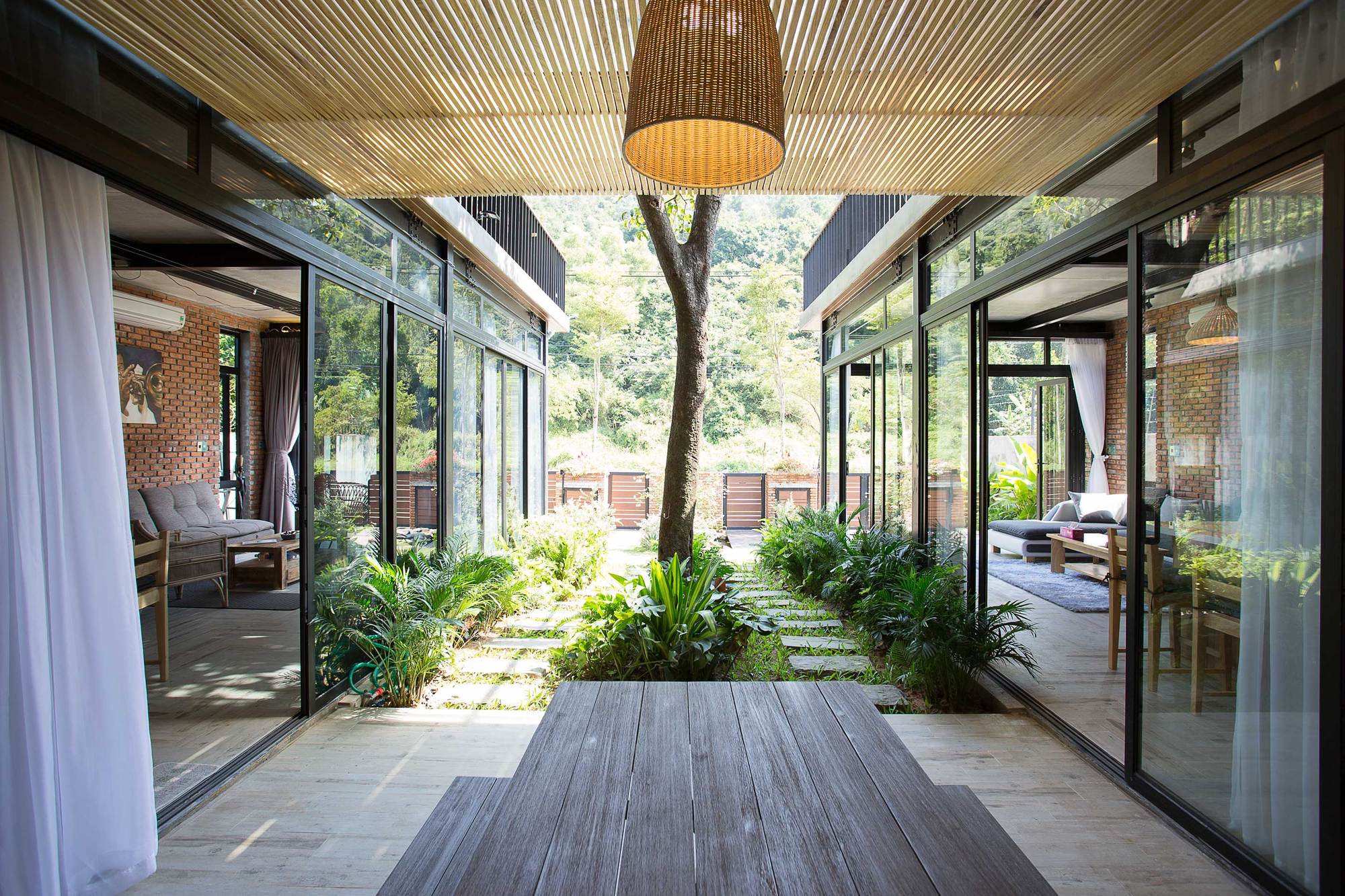 山间双户共享家园·Sơn Trà半岛自然美景中的简约别墅设计-35