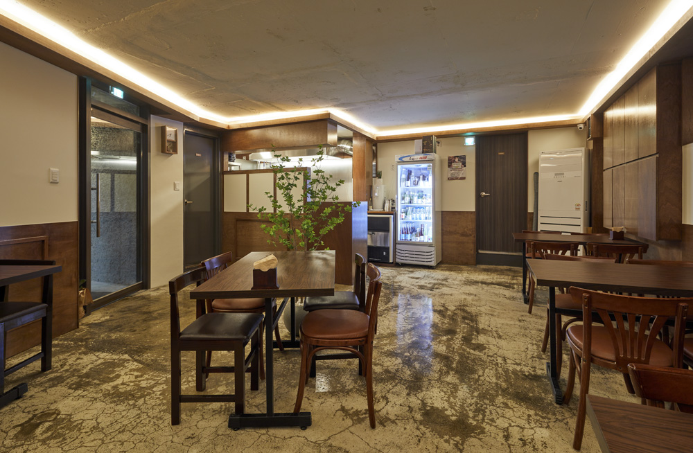 白色木屋 | 温馨舒适的 15 平传统内饰设计-3