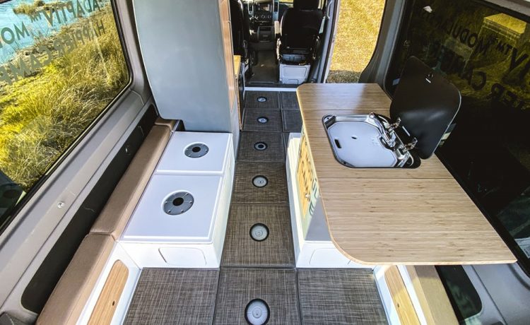 Happier Adaptiv 模块化厢式货车内饰设计丨Happier Camper-14