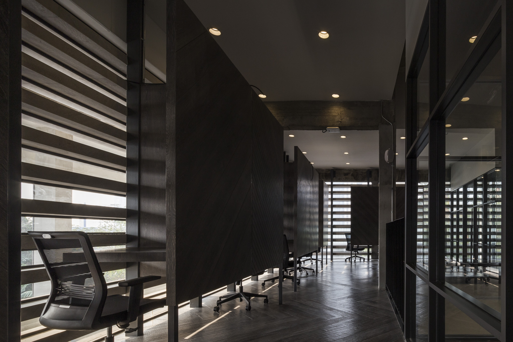 泰国废弃汽车服务中心变身高颜值设计社区-43