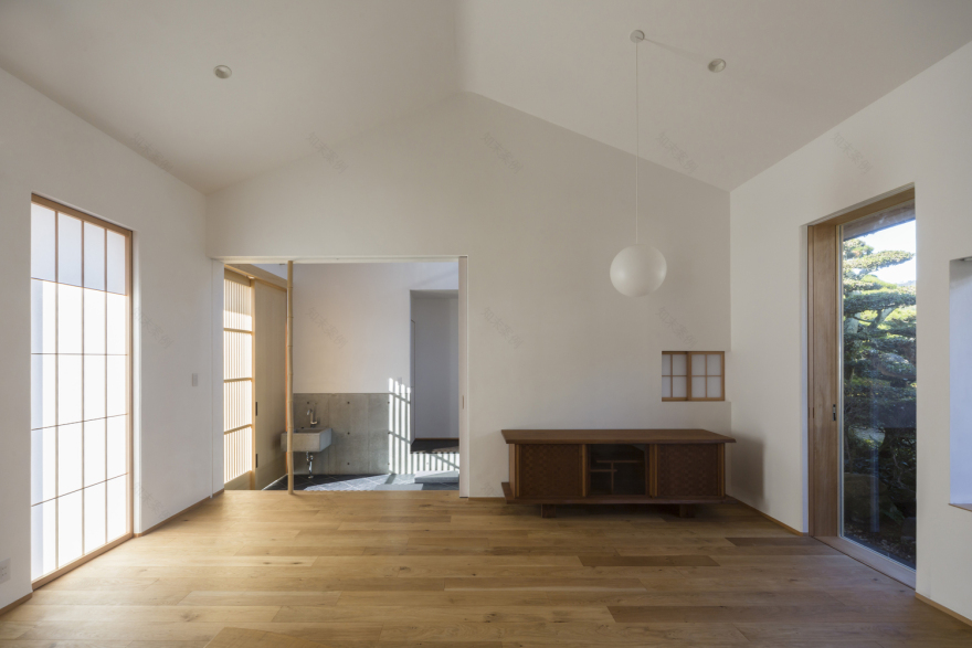 日本广岛库马诺周末别墅 | 石板环和对角通道的设计巧思-25