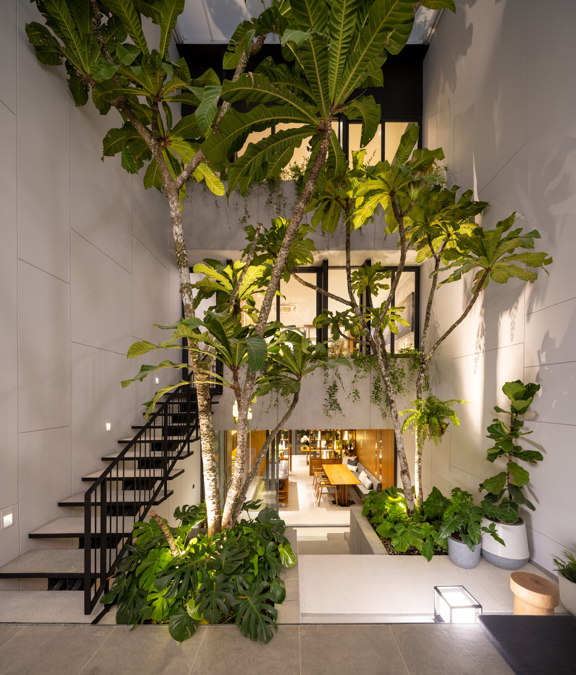 Courtyard Pattanakarn Residence / baan puripuri-46