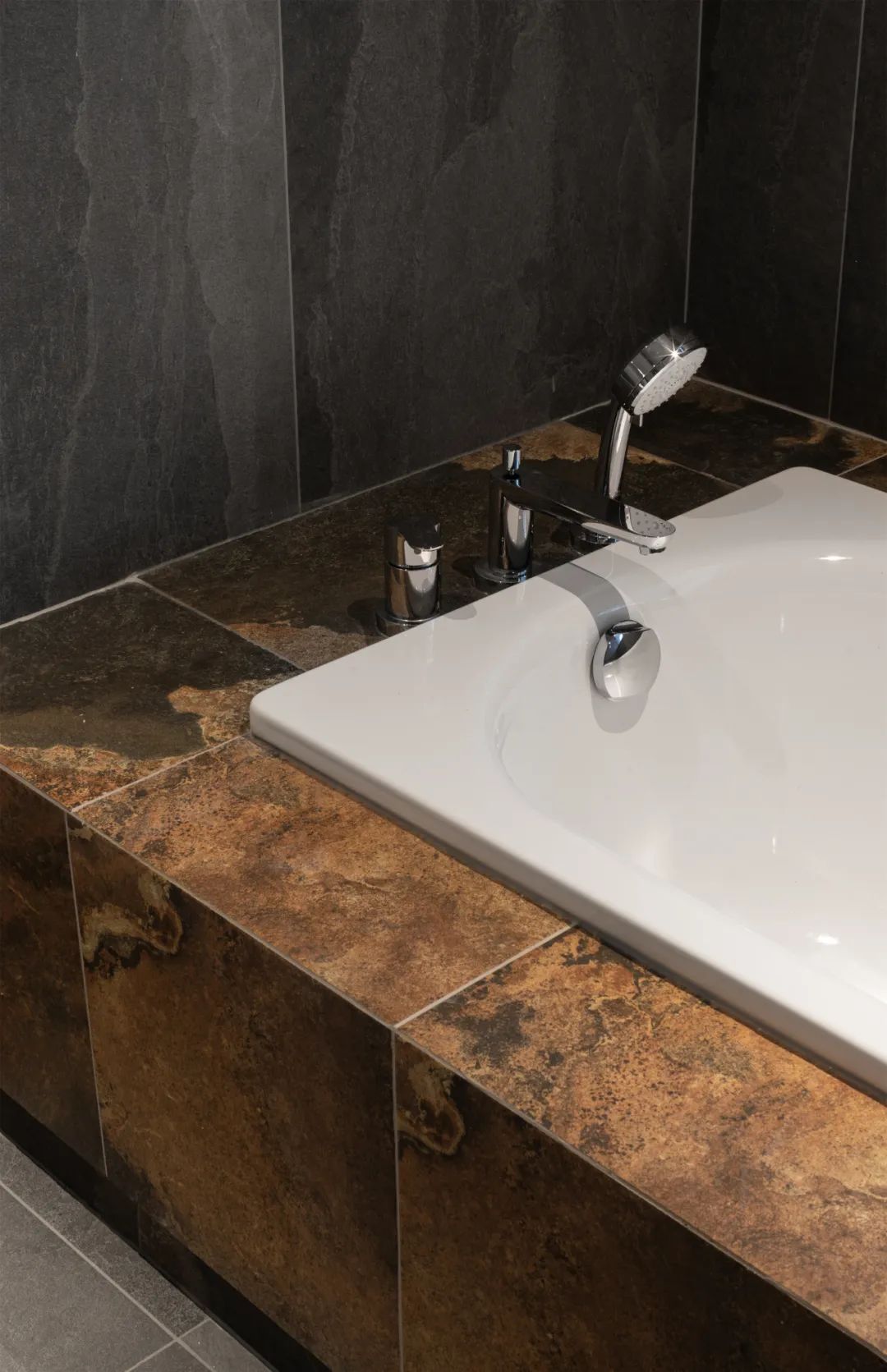 珠宝设计师的300㎡复式别墅，意式简约，美到极致！-70