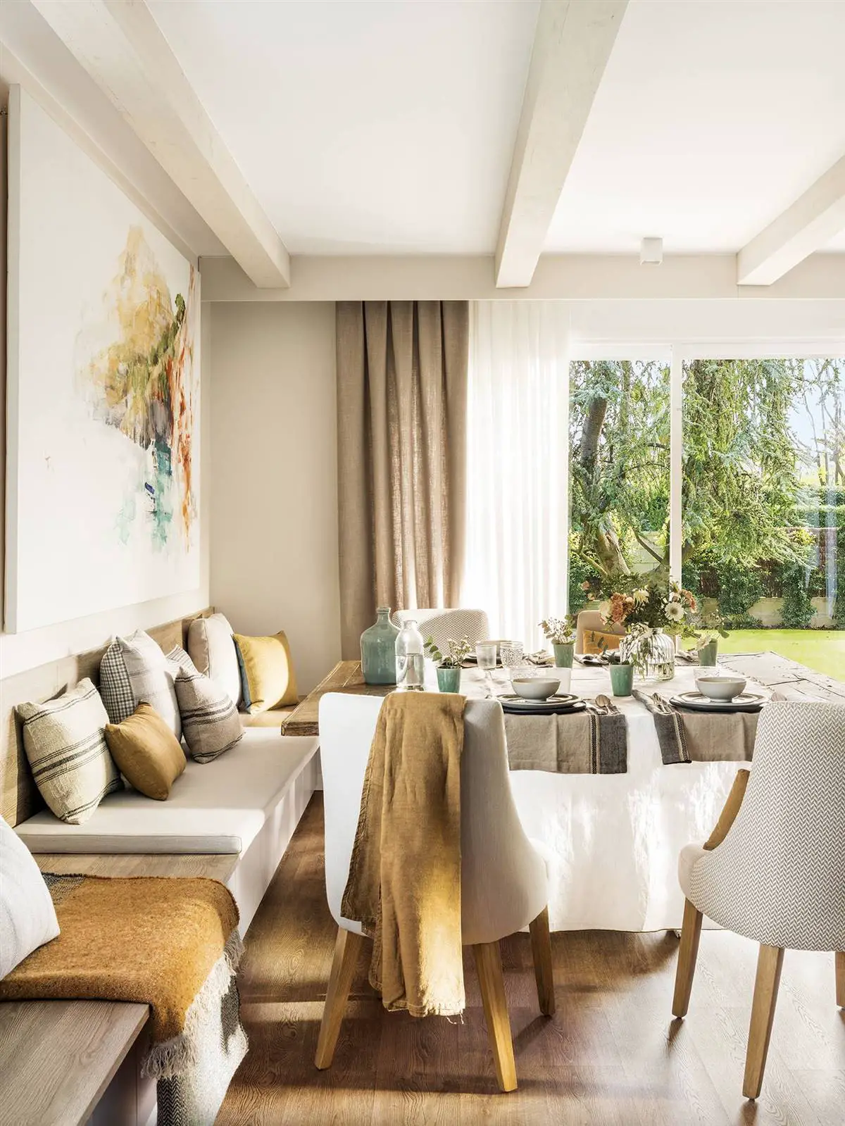 巴塞罗那郊区梦幻之家 | 厨房岛与儿童游戏室的完美结合-2