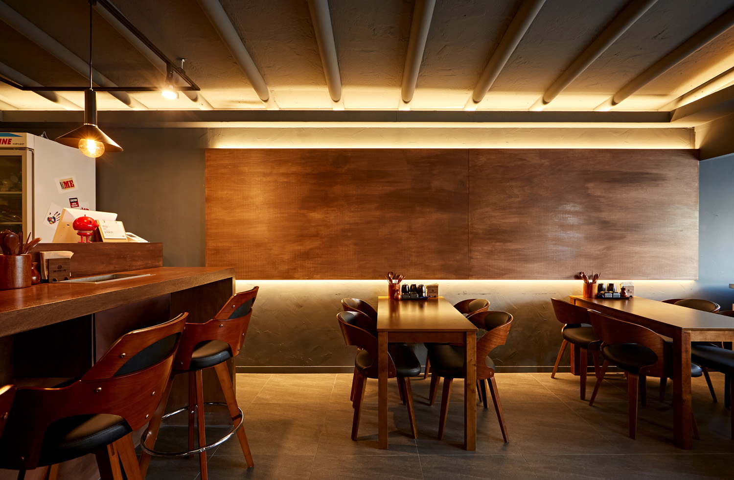 首尔餐厅设计 | 灯光与空间的完美融合-10