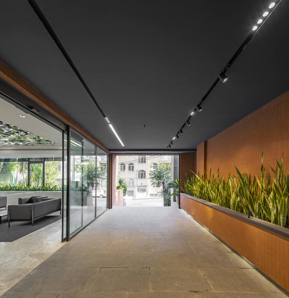 矛盾中的和谐 | 高科技与传统元素的融合-59