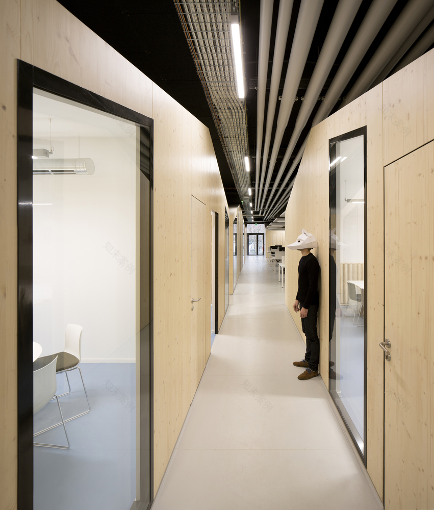 巴黎郊外的前储藏室改造办公室-41