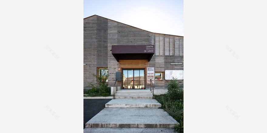 Gendarmerie transformée en maison de santé - CoCo architectureCoCo architecture-9