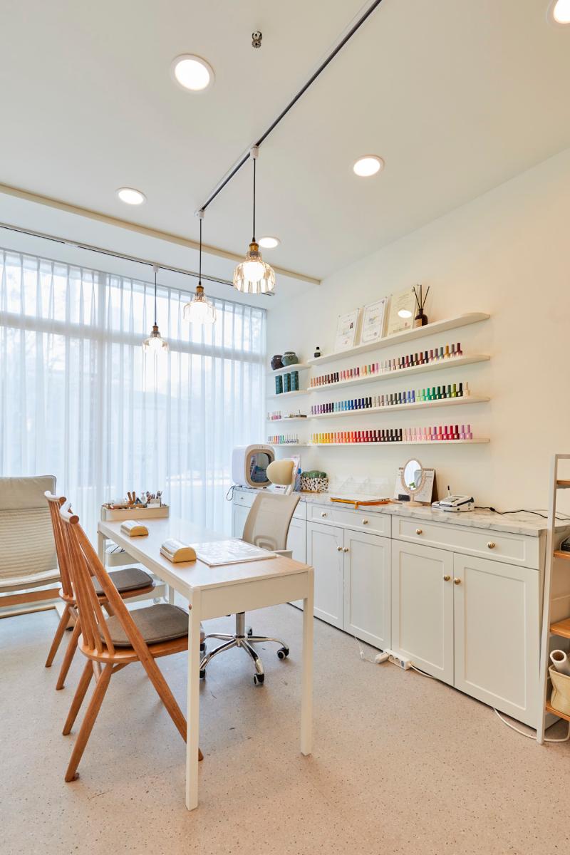 优雅白调的 7 坪小户型装修，细节尽显品味-9