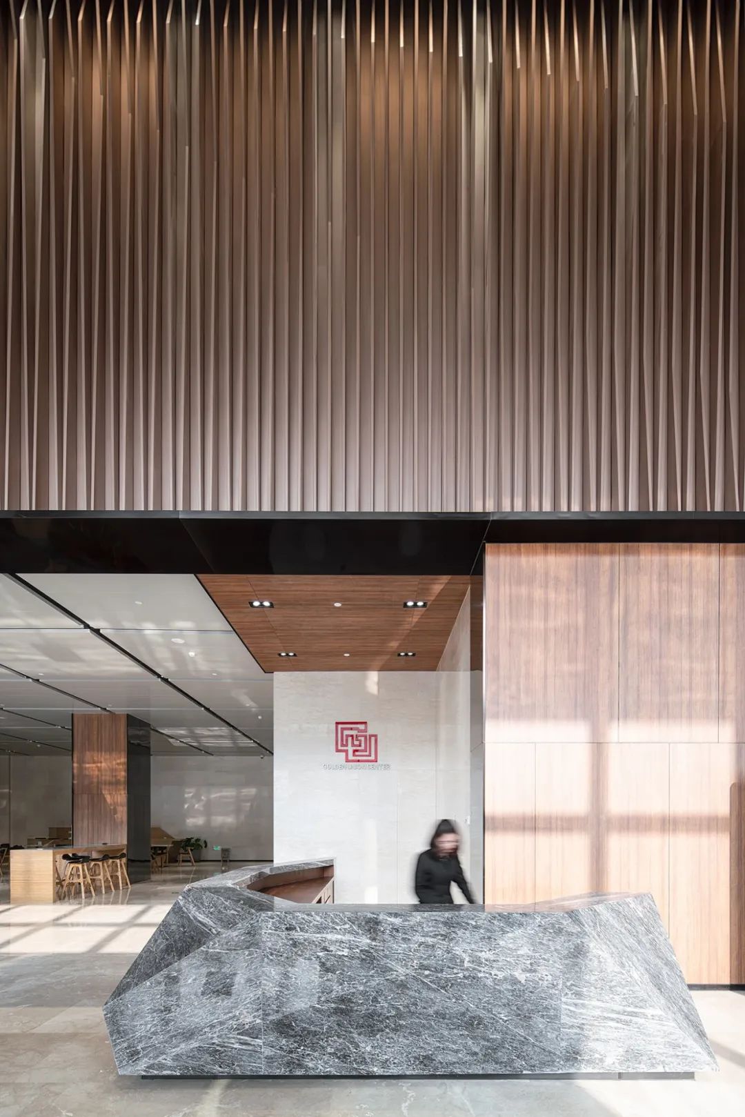 螺旋阳台办公空间，连接室内外的创意设计-20