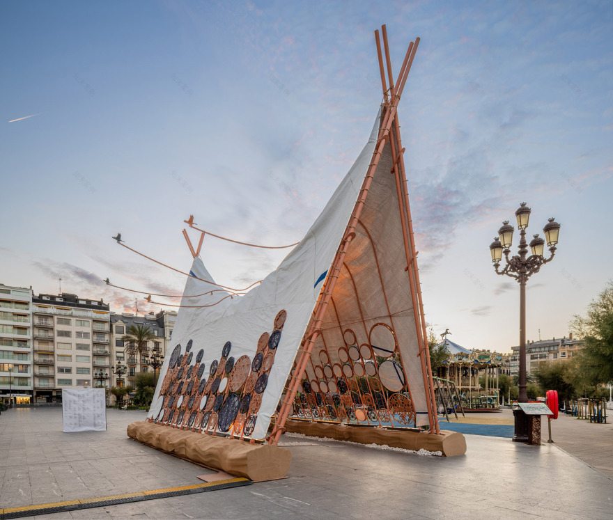 《轻盈与抗议》装置丨Izaskun Chinchilla Architects-3