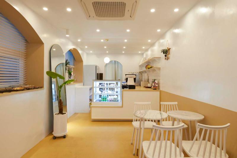 11 坪简约双色调甜品咖啡厅设计-3