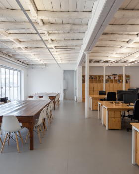 Typographia Cowork / Alexandre Loureiro Architecture Studio