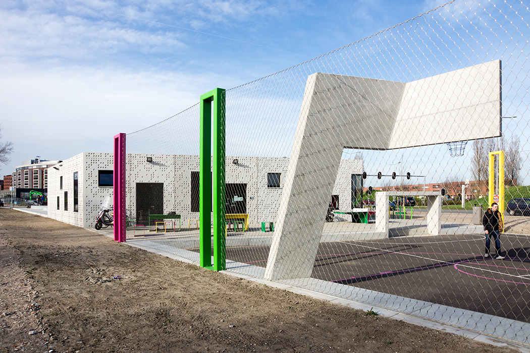 融合室内外空间的创意滑板运动中心-2